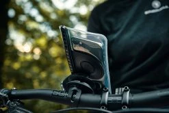 Fidlock - VACUUM - Etui Universel Pour Smartphone -Vélos électriques Soldes fidlock vacuum etui universel smartphone 5 3840x2160