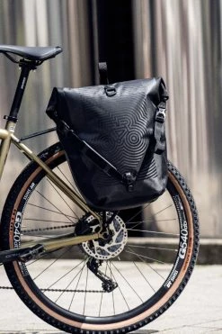 Ortlieb - Sacoche Vélo Porte-bagages Back-Roller Design 10 Ortlieb - Sacoche Vélo Porte-bagages Back-Roller Design -Vélos électriques Soldes ortlieb sacoche back roller design 3 3840x2160