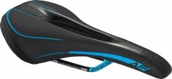 Reverse Components Reverse - Selle AM Ergo -Vélos électriques Soldes reverse selle am ergo noir bleu clair 3840x2160