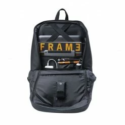 Sac à Dos Vélo à LED BASIL B-Safe NordLight -Vélos électriques Soldes sac a dos velo a led basil nordlight 6